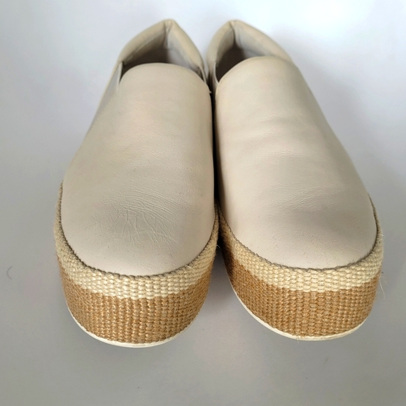 Vince. Flat slip on size 8M - Picture 2 of 13